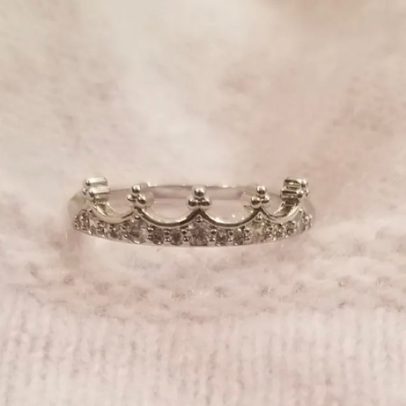 🌟 👑Charmed aroma princess crown ring size 7 NWT - Picture 3 of 6